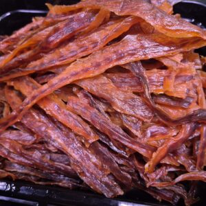 Suszone kawałki dzikiego łososia 100 g